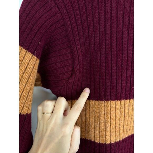 NWT Harry Potter Replica Costume Lambswool Gryffindor Sweater Scotland XS - Picture 9 of 12